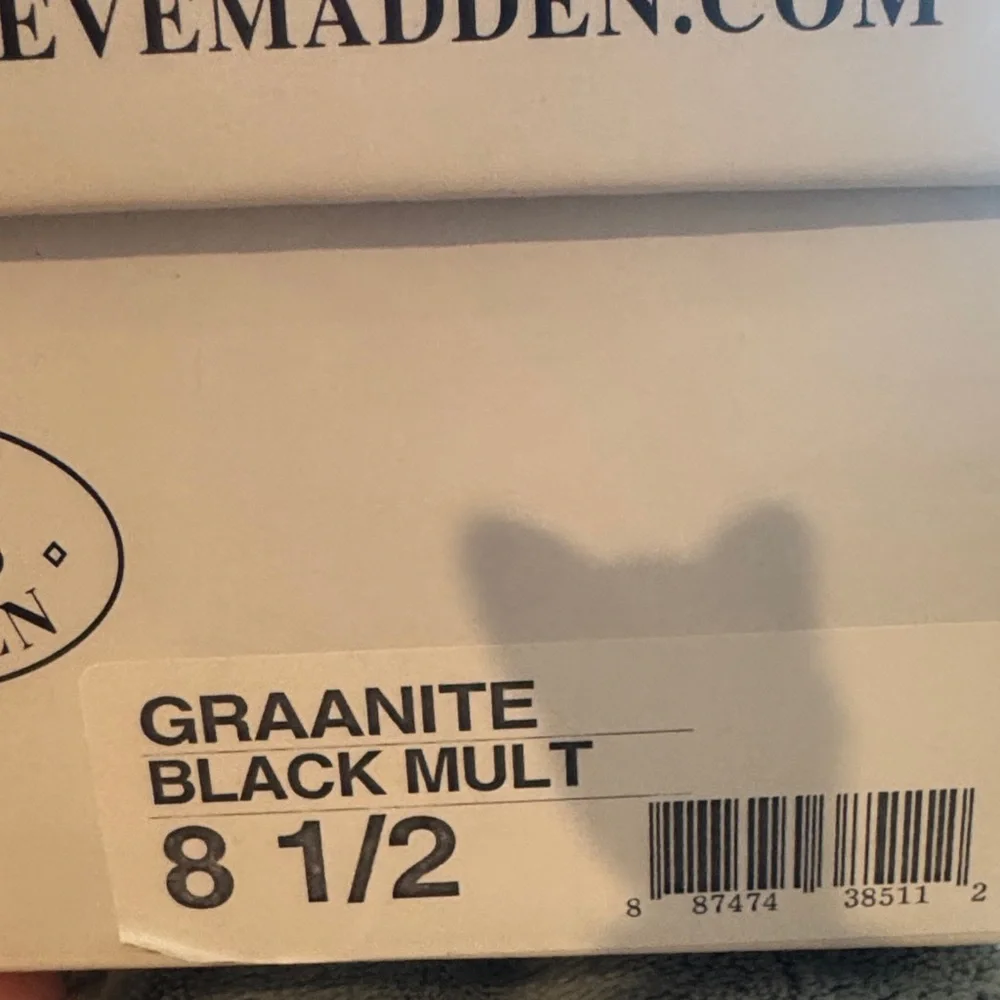 Steve Madden Graanite Black Studded Flats SZ8.5 - Picture 4 of 4